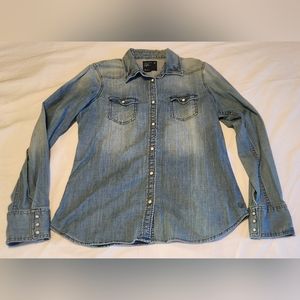 American Eagle snap button denim shirt